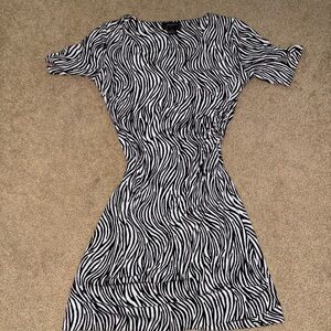 Mariana Black and White Raglan Sleeve Mini Dress